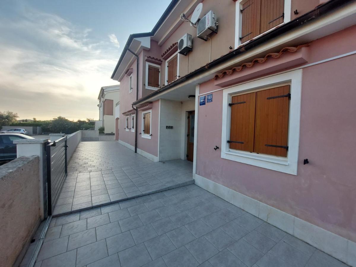 Apartma Bora Seaview *
